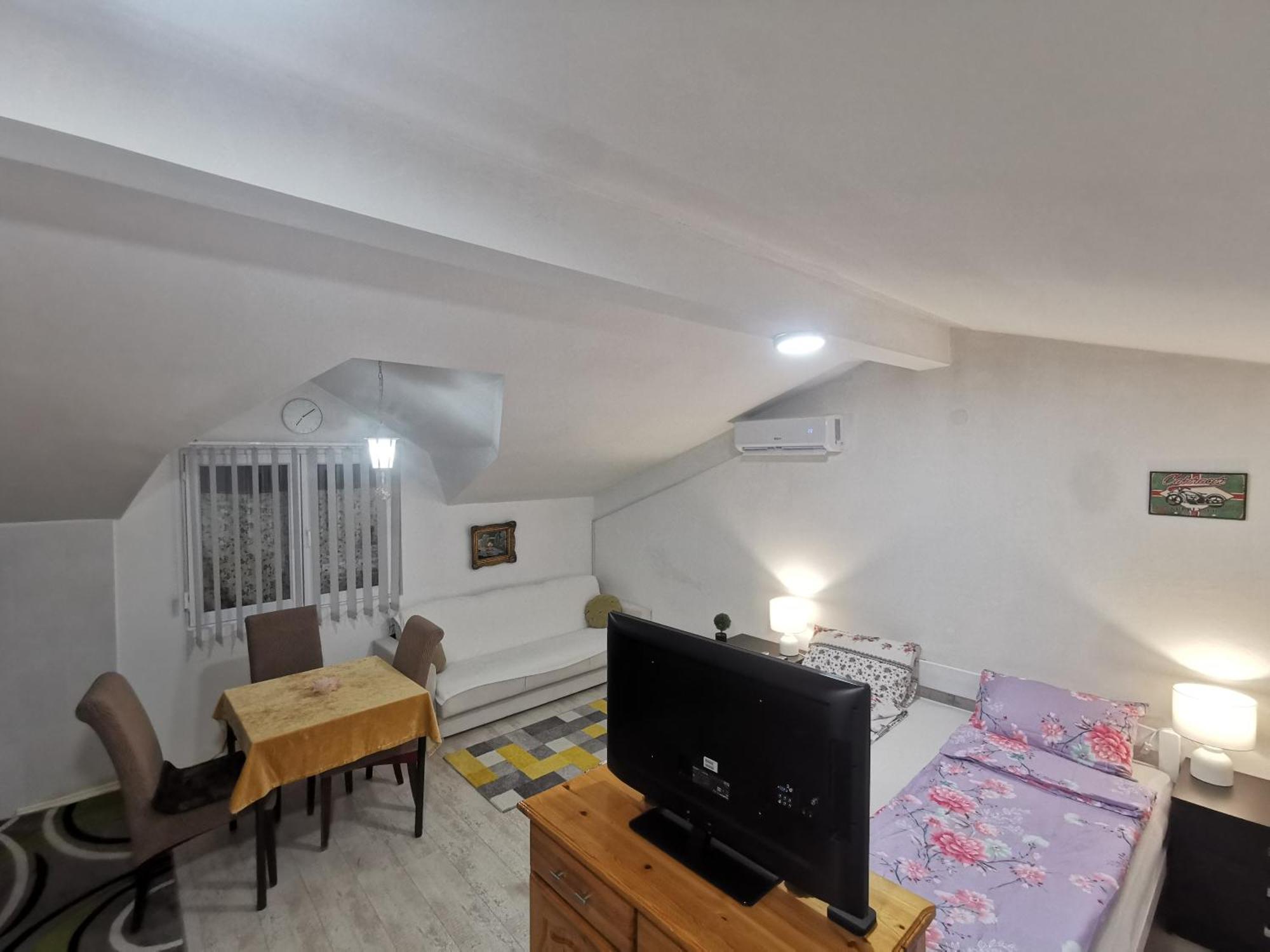 White Apartment Sarajevo - Free Parking Eksteriør billede