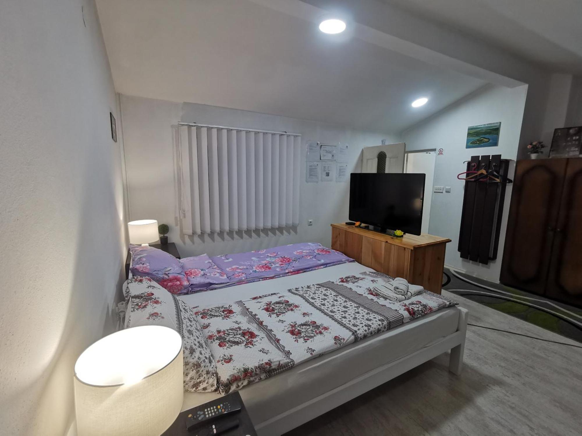 White Apartment Sarajevo - Free Parking Eksteriør billede