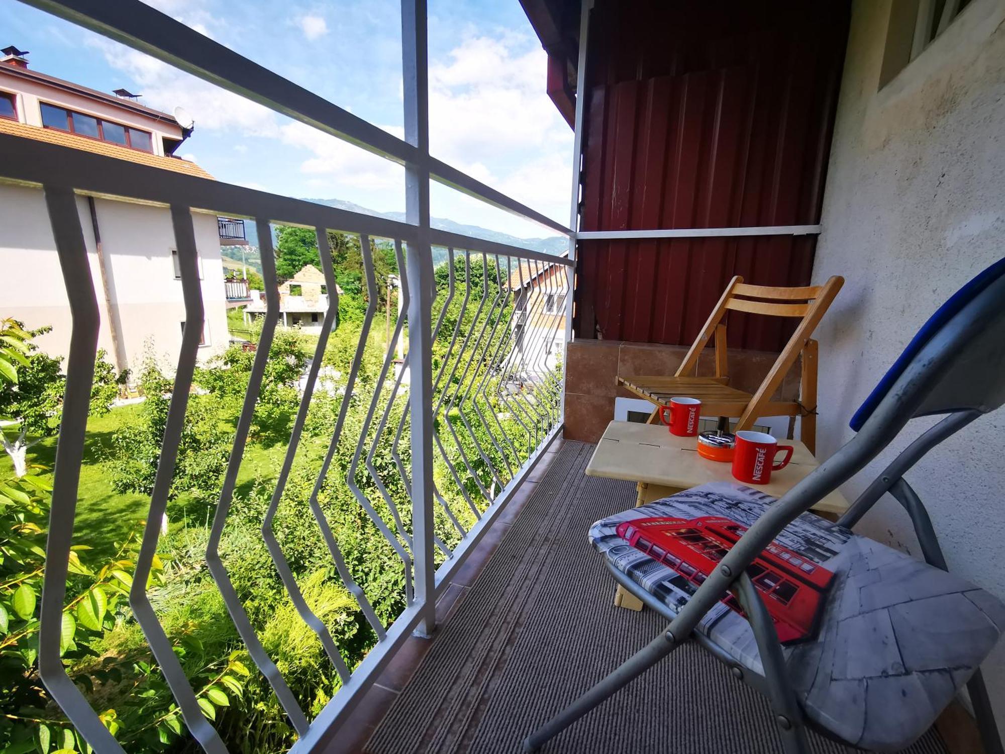 White Apartment Sarajevo - Free Parking Eksteriør billede